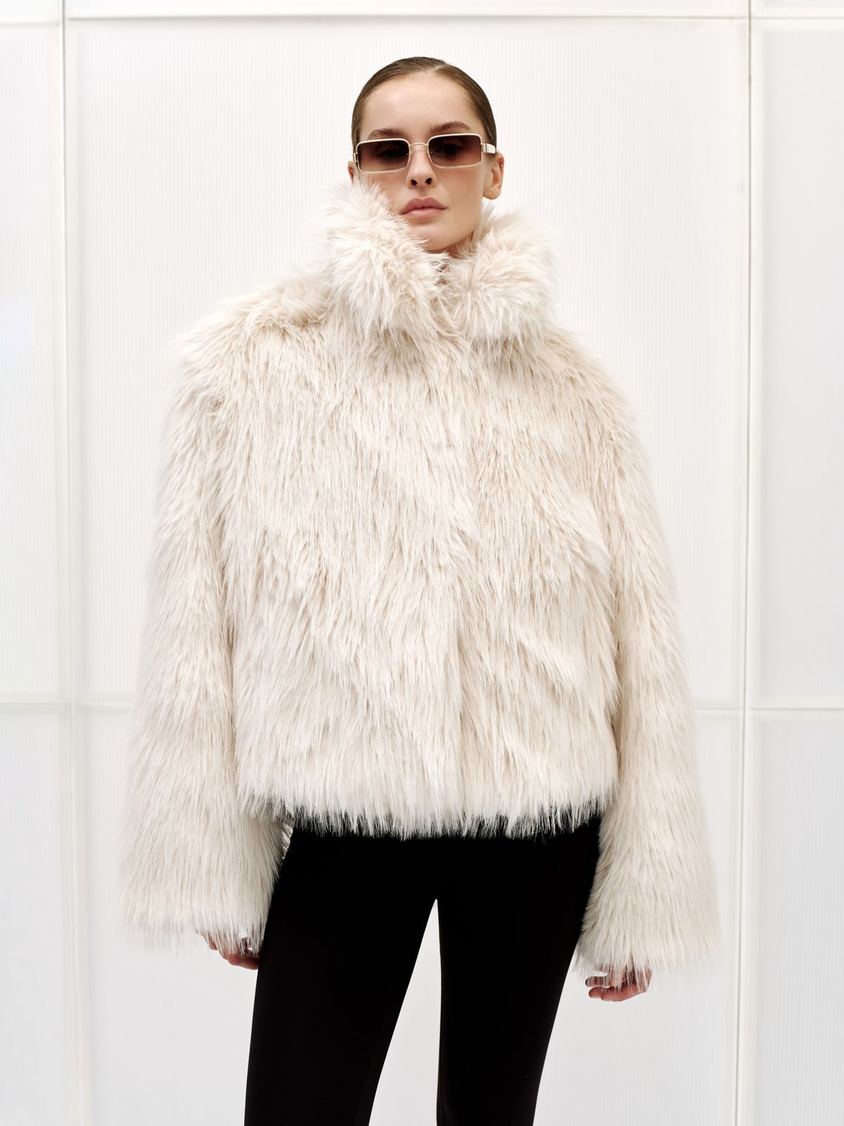The Avenoir Coat - White